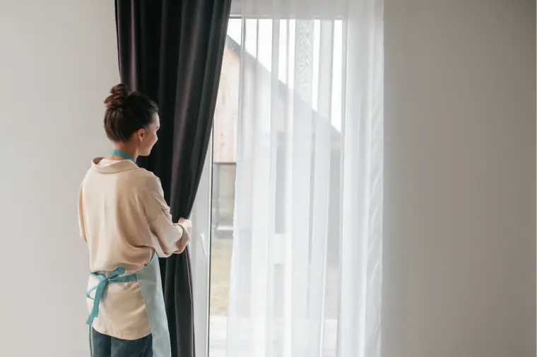Curtain-Vaccuming-Dubai-1
